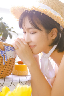 游泳美女泳衣掉了视频
